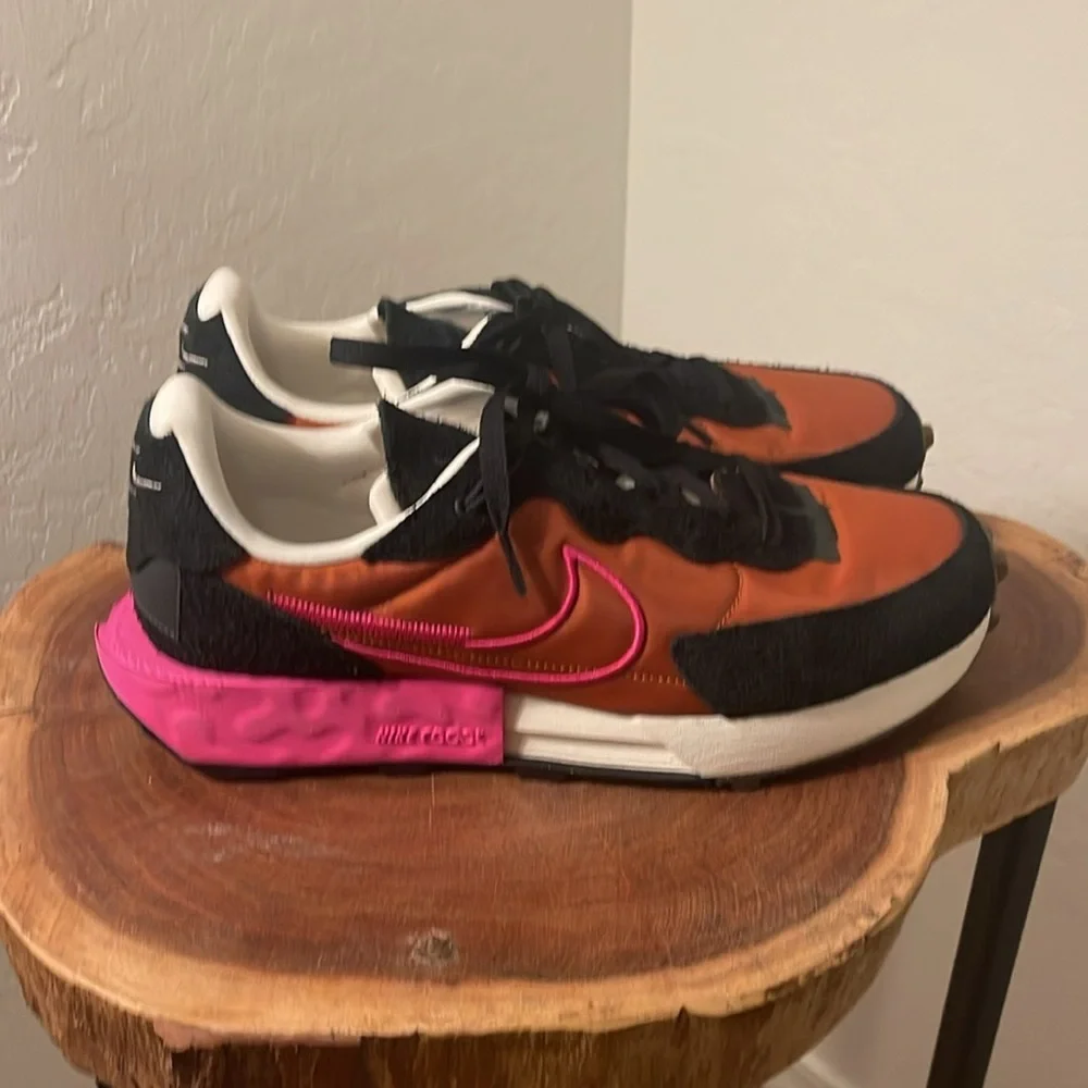 Nike- Fontanka Waffle Women’s S:11.5